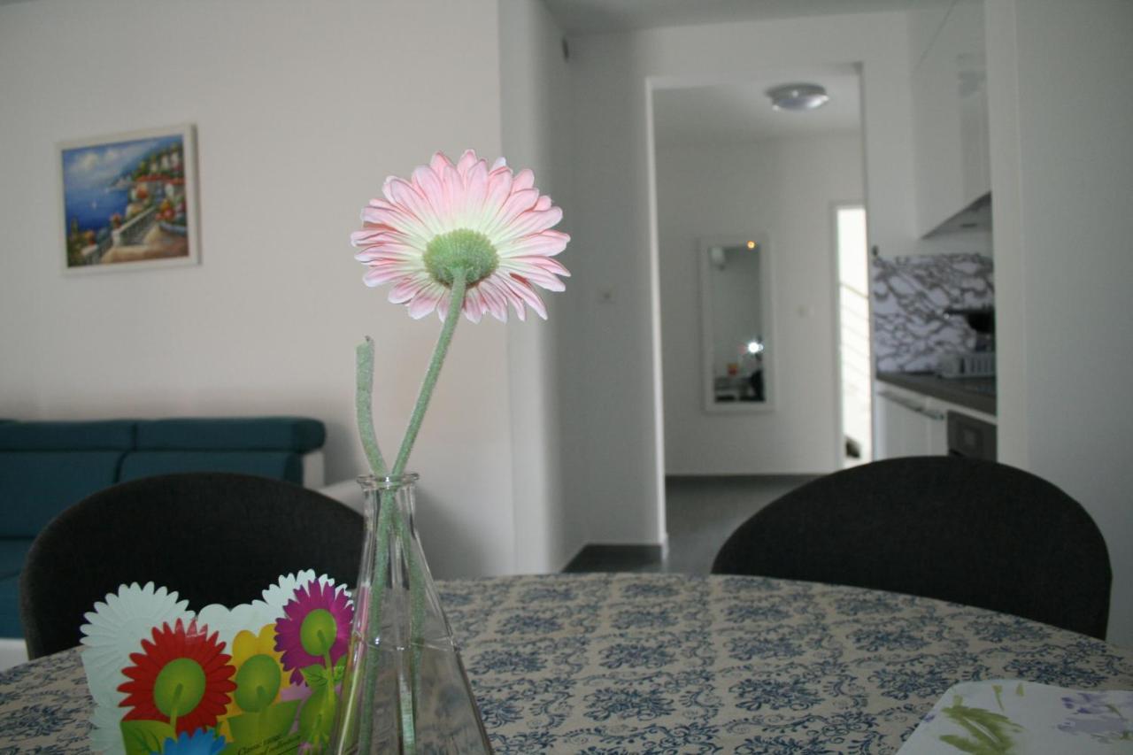 Ferienwohnung White Anchor Vodice Exterior foto