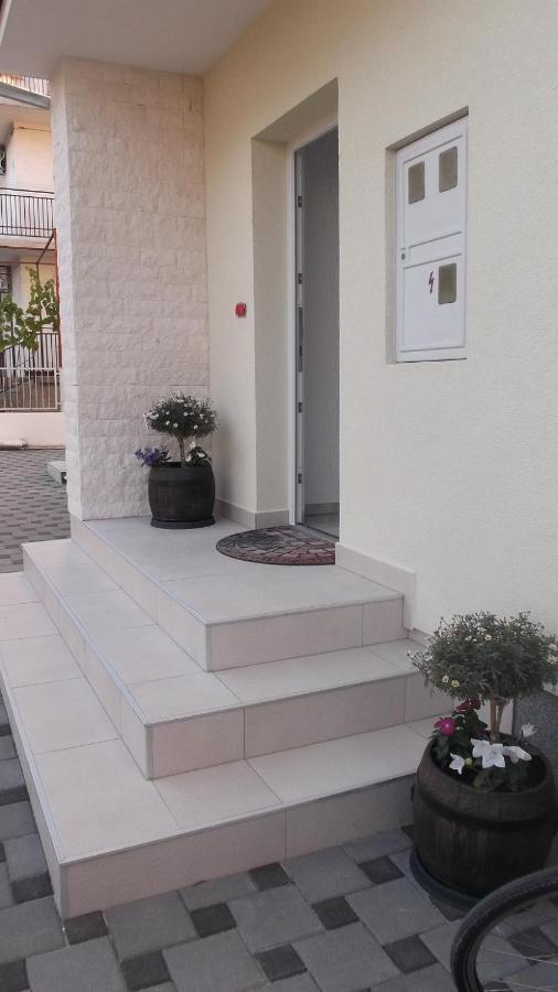 Ferienwohnung White Anchor Vodice Exterior foto